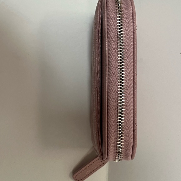 NWT 2024 CHANEL PINK CLASSIC ZIP AROUND CARD HOLDER - Picture 4 of 7